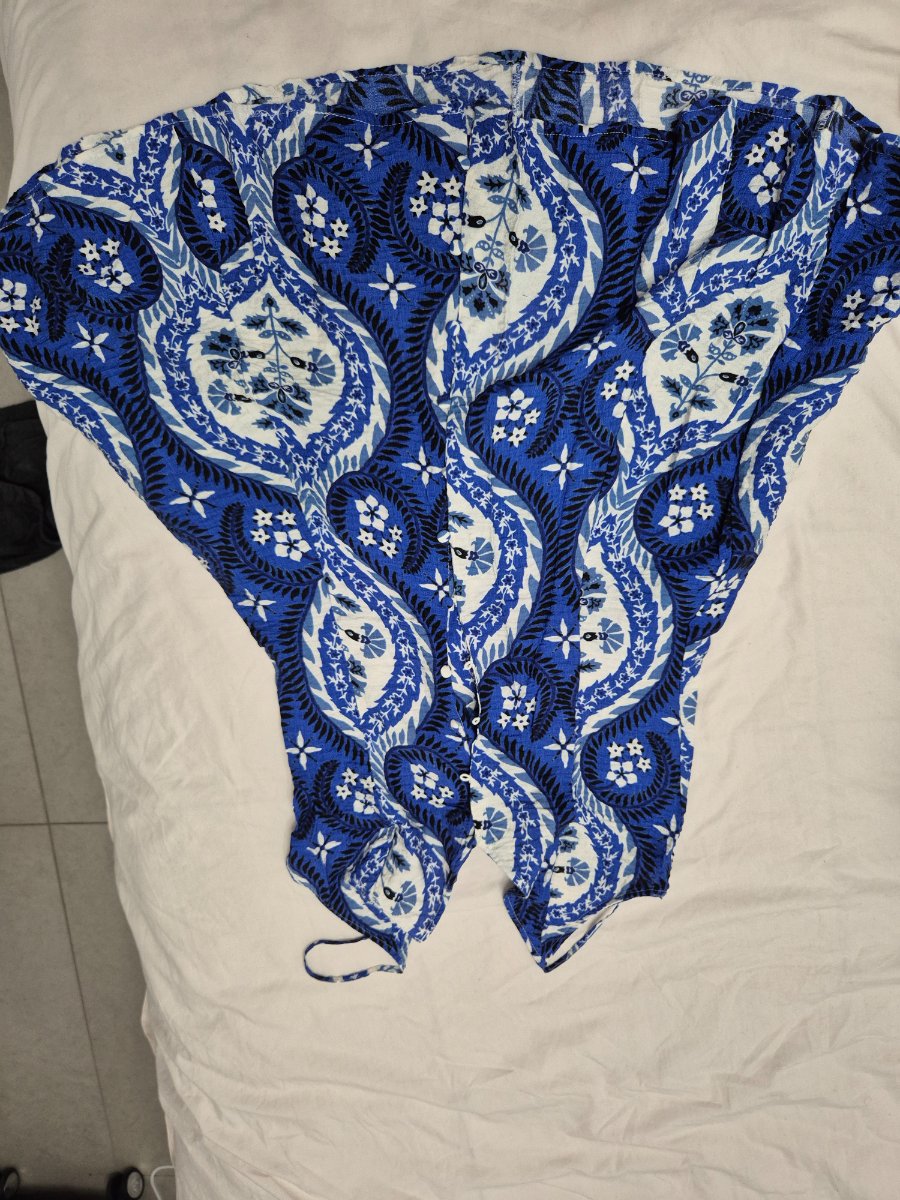 מבחר שמלות למכירה — תמונה 1 מתוך 5